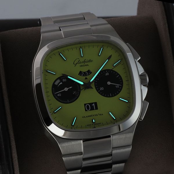 Glashutte Original Seventies Panorama Date 1-37-02-19-02-70